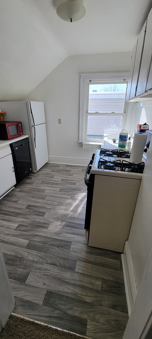 132 18th Ave N, Unit 2 in St. Cloud, MN - Foto de edificio - Building Photo