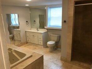 1733 W Superior St, Unit 1 in Chicago, IL - Foto de edificio - Building Photo