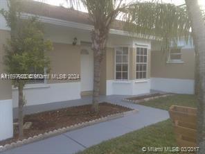 22258 SW 98th Pl in Cutler Bay, FL - Building Photo