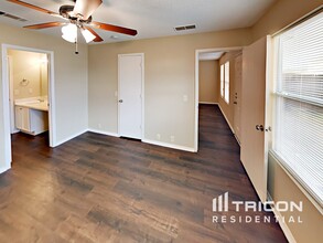 9633 Brierwyck Dr in Dallas, TX - Building Photo - Building Photo