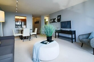 223 E Wacker Dr in Chicago, IL - Foto de edificio - Building Photo