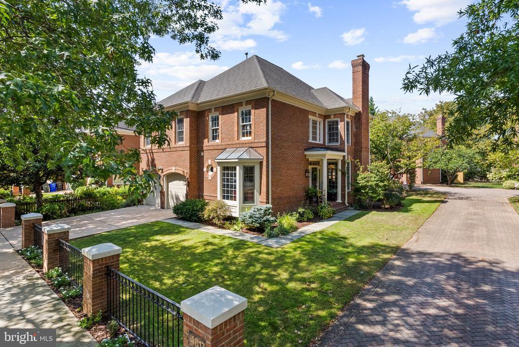 4825 26th St N in Arlington, VA - Foto de edificio
