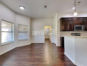 101 Westend Ln in Weatherford, TX - Foto de edificio - Building Photo