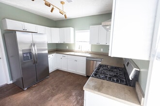 304 Quigley St in Cave City, KY - Building Photo - Building Photo