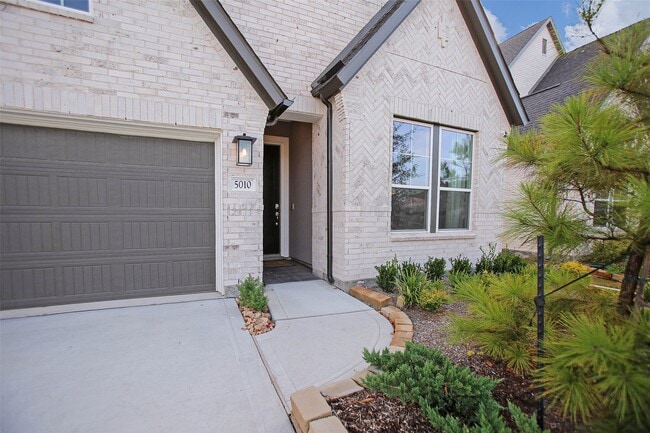 property at 5010 Vly Wind Ct