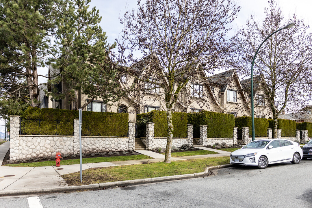 Hamlin Mews in Vancouver, BC - Building Photo