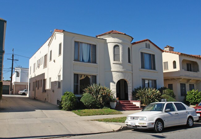 341 N Gardner St in Los Angeles, CA - Building Photo - Building Photo