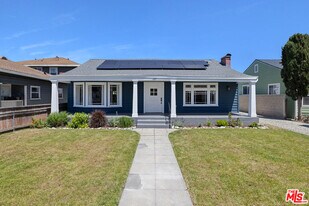 137 E Ave 43 in Los Angeles, CA - Building Photo