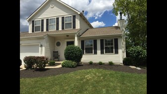 9012 Ellersly Dr in Lewis Center, OH - Building Photo