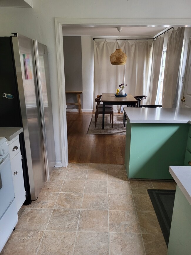 1307 W Noble Ave in Visalia, CA - Building Photo - Building Photo