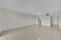 650 NE 149th St in North Miami, FL - Building Photo - Building Photo