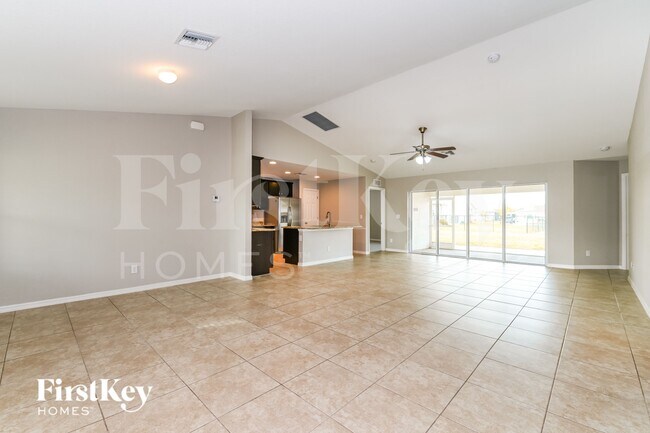 617 SW 13th Terrace in Cape Coral, FL - Building Photo - Building Photo