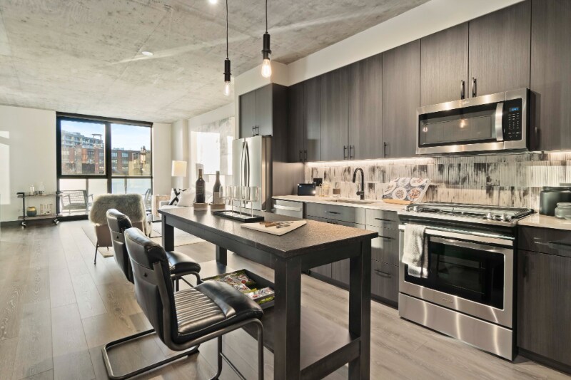 1335 W Lake St in Chicago, IL - Building Photo