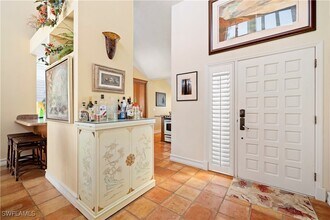 667 Bridge Way Ln in Naples, FL - Foto de edificio - Building Photo