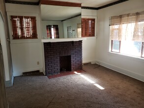 2713 Locust St. in Beaver Falls, PA - Building Photo - Building Photo