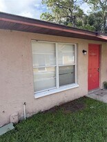 2461 Chestnut Woods Dr in Lakeland, FL - Building Photo