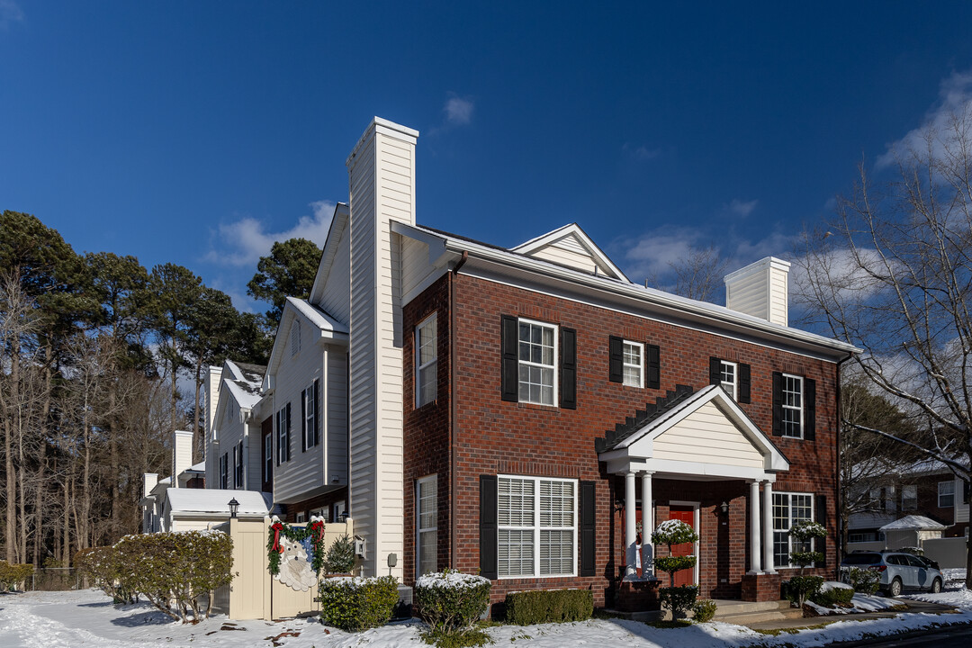 Tarleton Oaks Condominium Association in Virginia Beach, VA - Building Photo