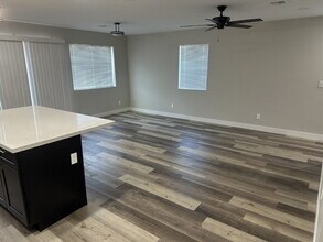 2526 E Broadway Rd in Phoenix, AZ - Building Photo - Building Photo