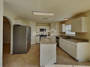 8255 Settlers Crk Lp in Lakeland, FL - Foto de edificio - Building Photo