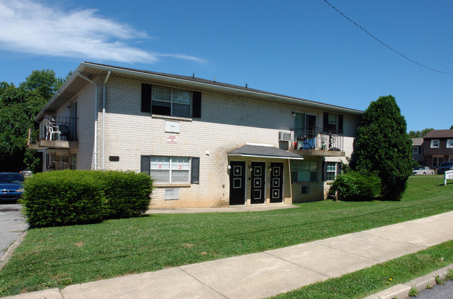 Mountain Lane Apartments in Allentown, PA - Building Photo - Building Photo