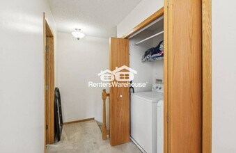 8829 Branson Dr in Inver Grove Heights, MN - Building Photo - Building Photo