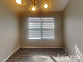 932 Crowder Dr in Crowley, TX - Foto de edificio - Building Photo