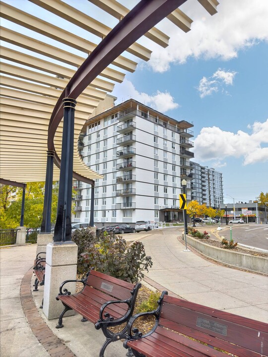 Bristol Tower in Edmonton, AB - Building Photo