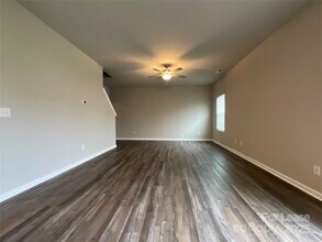 6015 Ahoskie Dr in Charlotte, NC - Building Photo - Building Photo