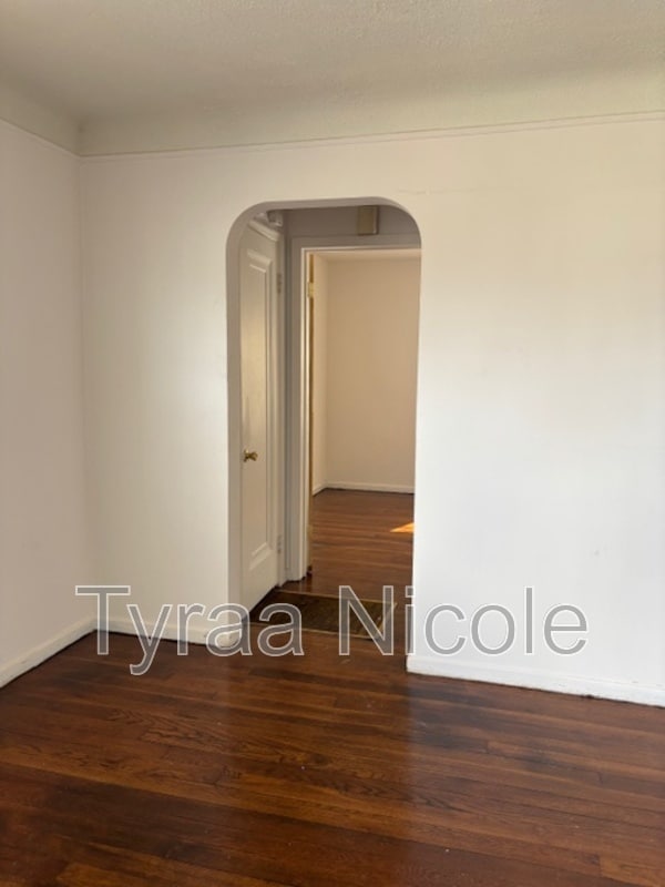 21608 Moross Rd in Grosse Pointe, MI - Building Photo - Building Photo