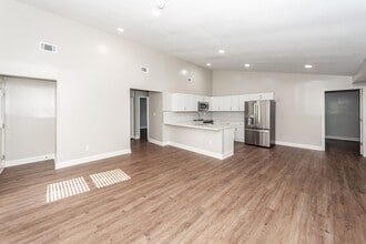 1240 Maryland Dr in Ladson, SC - Building Photo - Building Photo