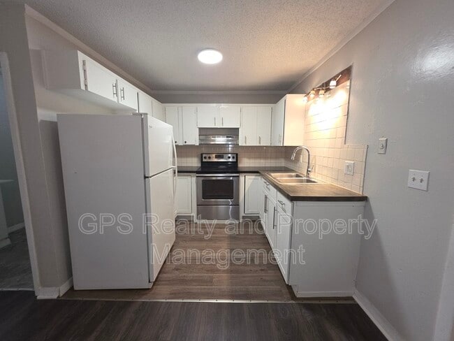 843 Grove Ave in Holly Hill, FL - Building Photo - Building Photo