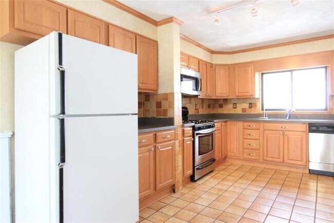 99 Electric Ave, Unit 1