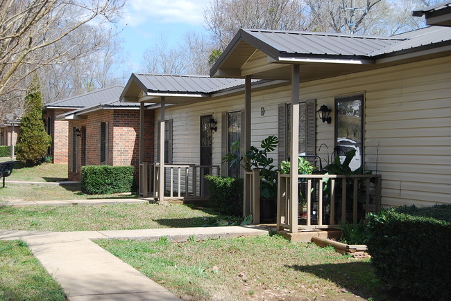 Stonegate Apartments in Rockford, AL - Building Photo - Building Photo