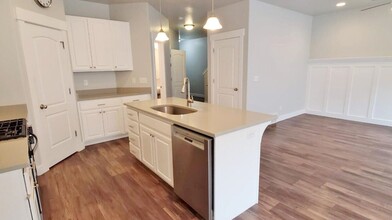4455 Mountain Run Ln in Herriman, UT - Building Photo - Building Photo
