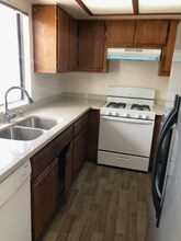 330 Pioneer Dr in Glendale, CA - Building Photo - Building Photo