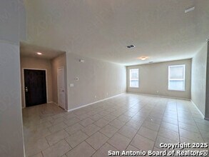 10330 Gibbons Creek in San Antonio, TX - Building Photo - Building Photo