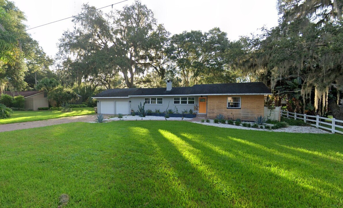 1575 Irma Rd in Eustis, FL - Building Photo