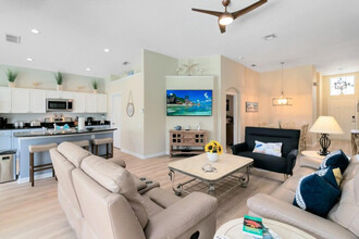8156 Sun Palm Dr-Unit -ID1042216P in Kissimmee, FL - Foto de edificio - Building Photo
