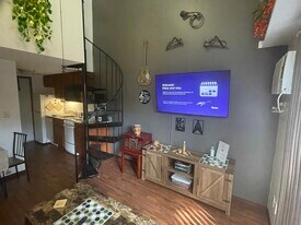 803 W Springfield Ave, Unit J in Champaign, IL - Building Photo