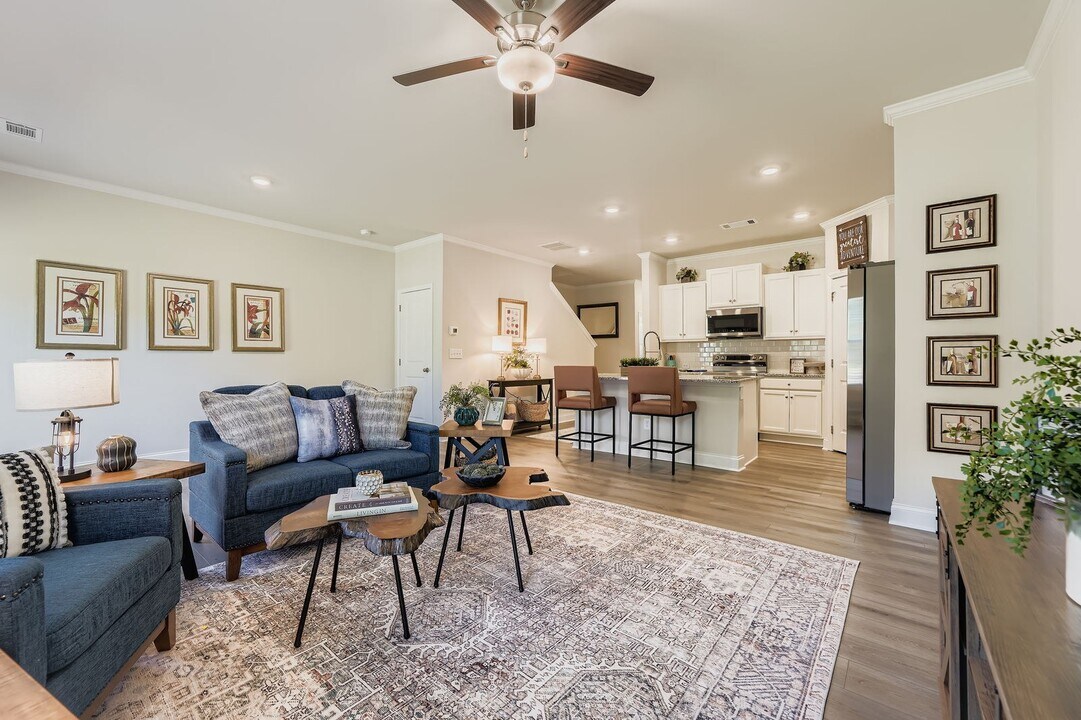 13 RUBRA Ln in Auburn, GA - Building Photo