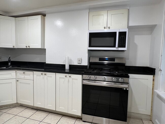 848 Huntington Ave, Unit 2 in Boston, MA - Building Photo - Building Photo