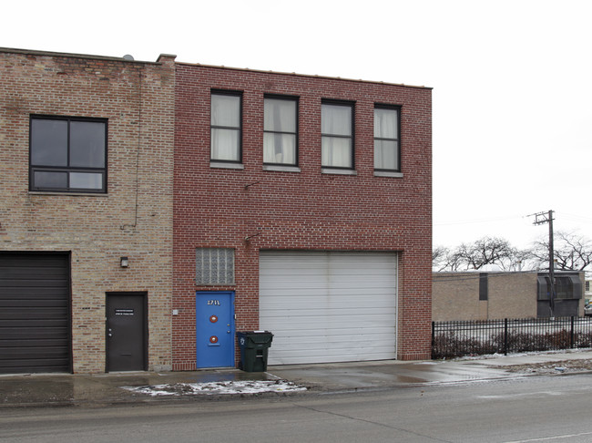 2711 W Fulton St in Chicago, IL - Building Photo - Building Photo