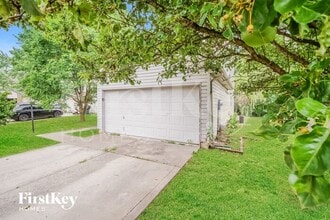 220 Woodstream Ct in Greenfield, IN - Building Photo - Building Photo