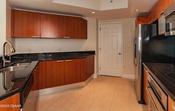 241 Riverside Dr, Unit 2203 in Holly Hill, FL - Foto de edificio - Building Photo