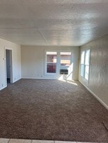 633 9th St in Orange Cove, CA - Building Photo