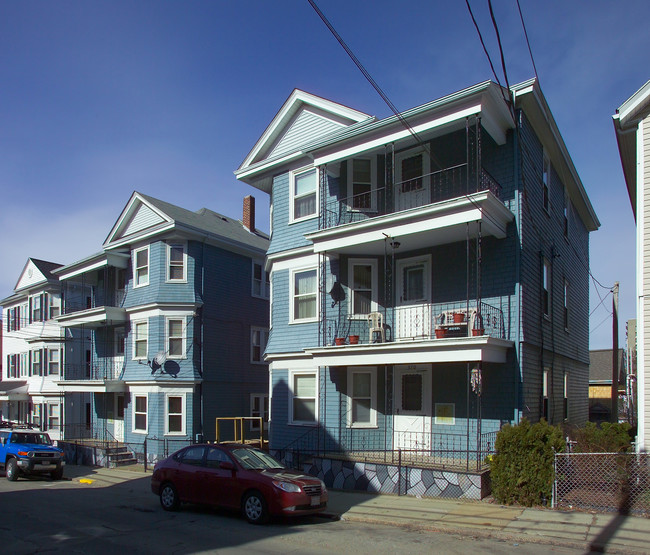 560-570 William St in Fall River, MA - Building Photo - Building Photo