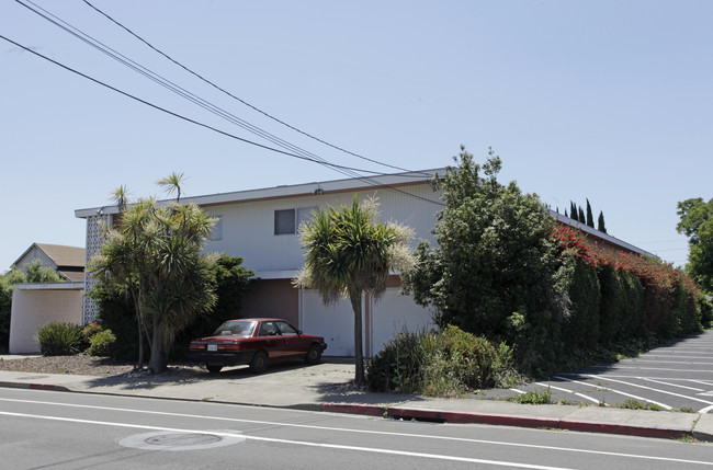 14305 Bancroft Ave in San Leandro, CA - Building Photo - Building Photo