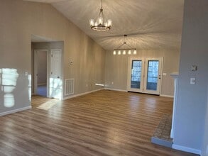 392 Southridge Cir in Crossville, TN - Building Photo - Building Photo