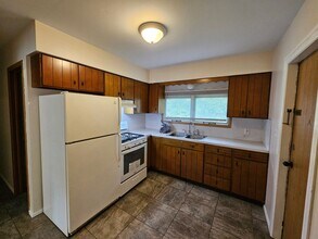 1716 E Bristol St in Elkhart, IN - Building Photo - Building Photo