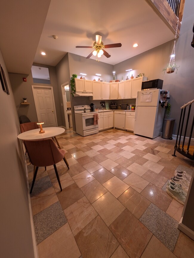 4219 Ridge Ave, Unit B